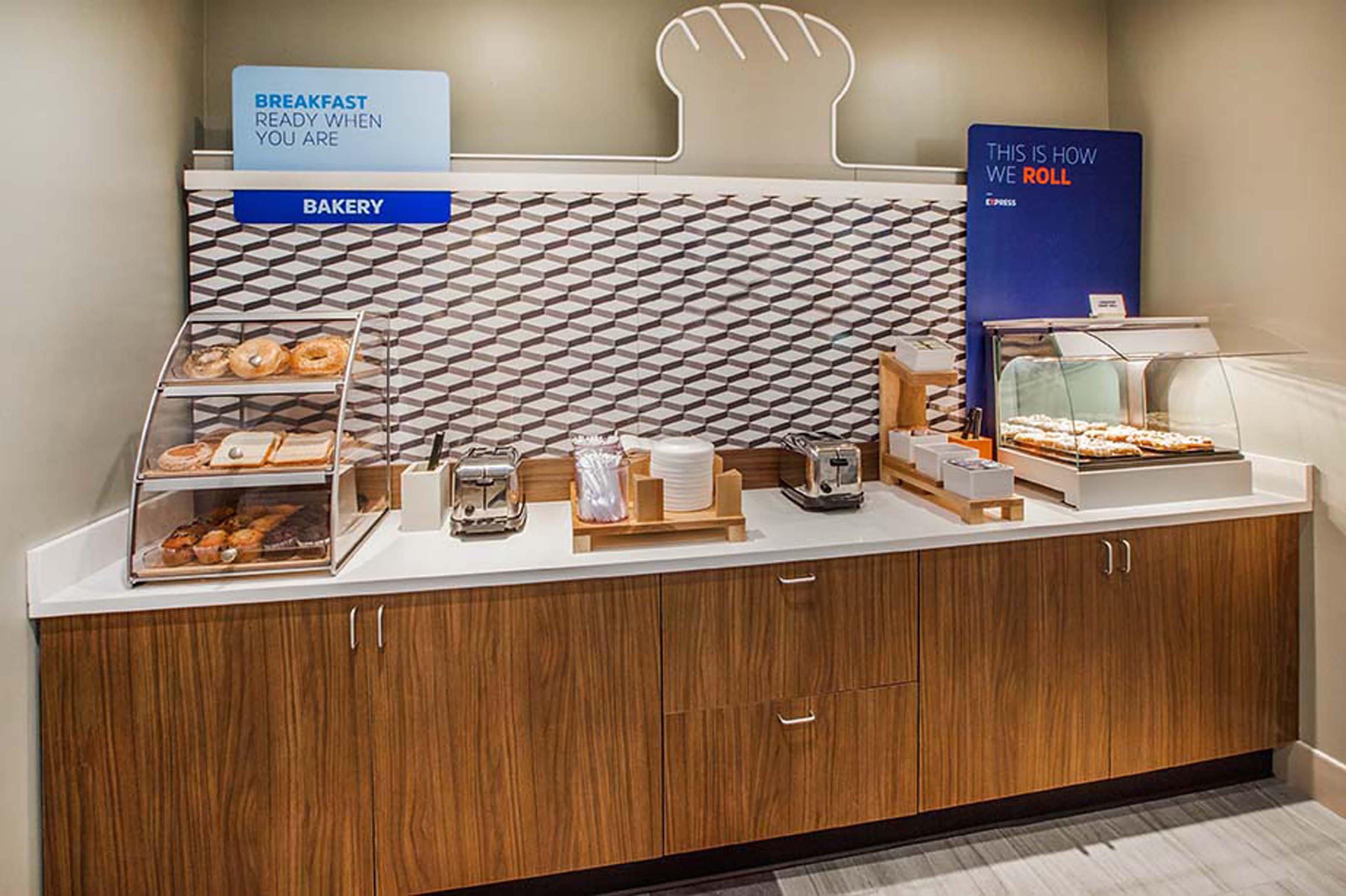 Holiday Inn Express Hotel & Suites Crawfordsville By Ihg Extérieur photo