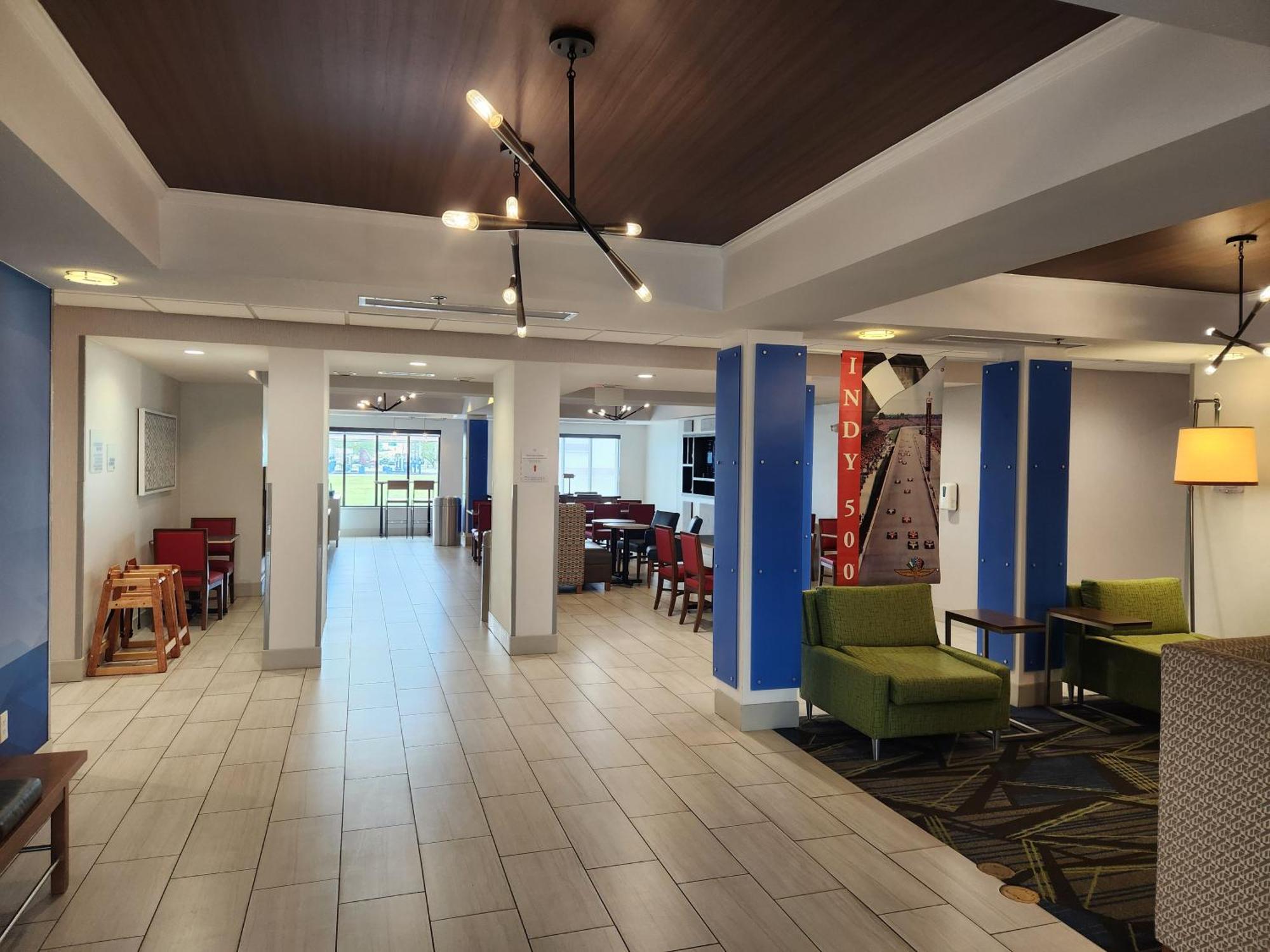 Holiday Inn Express Hotel & Suites Crawfordsville By Ihg Extérieur photo