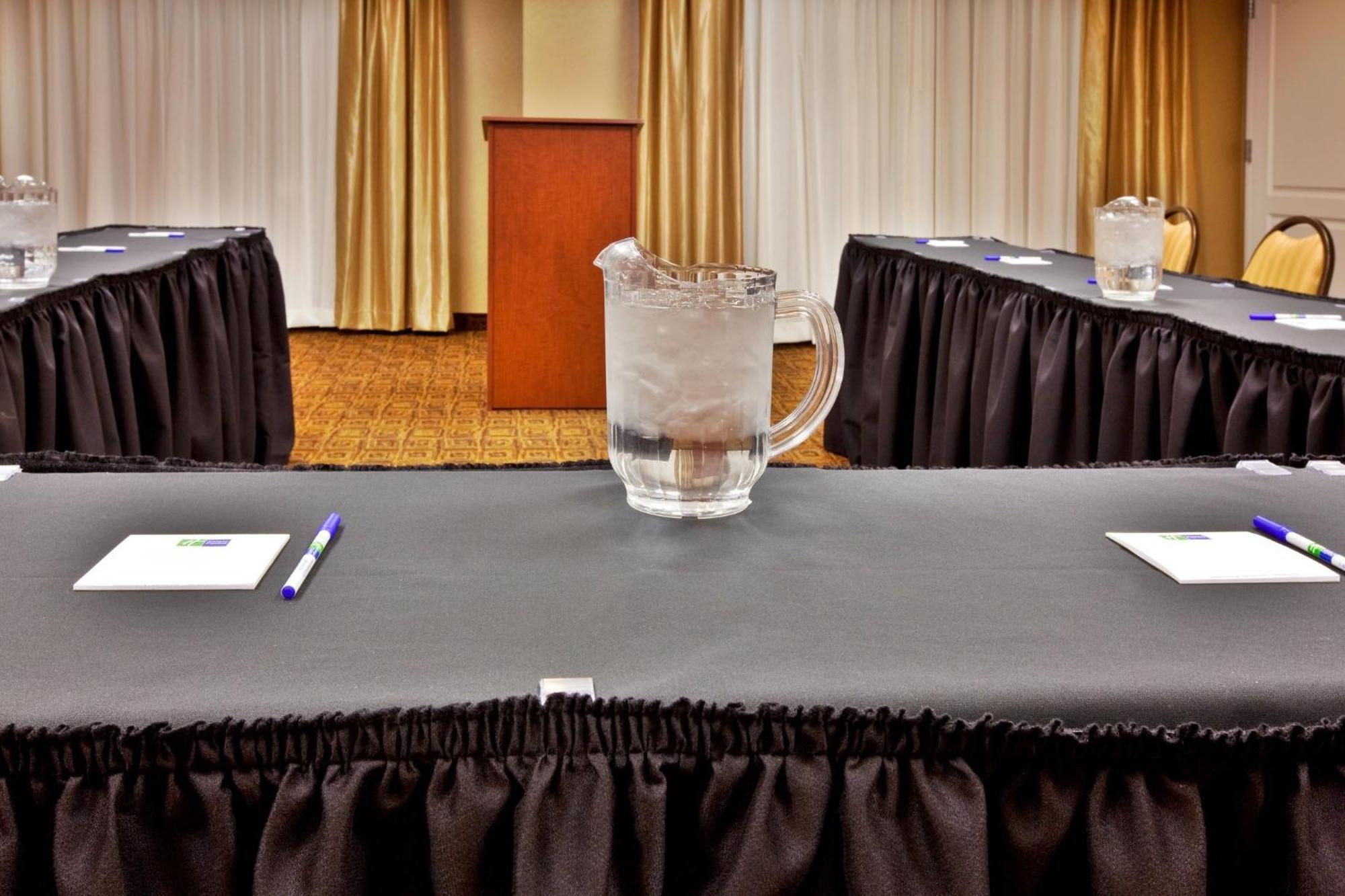 Holiday Inn Express Hotel & Suites Crawfordsville By Ihg Extérieur photo