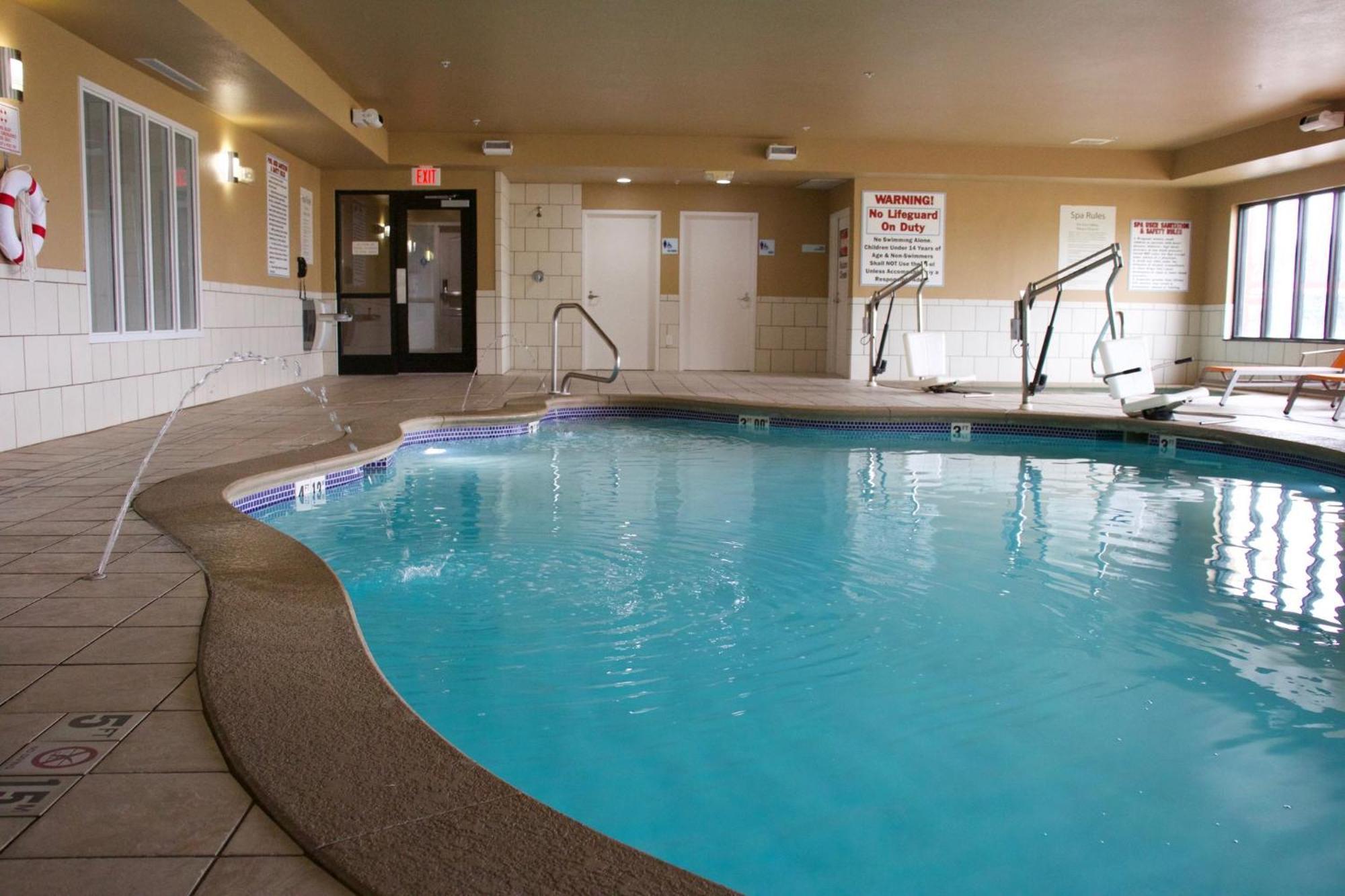 Holiday Inn Express Hotel & Suites Crawfordsville By Ihg Extérieur photo